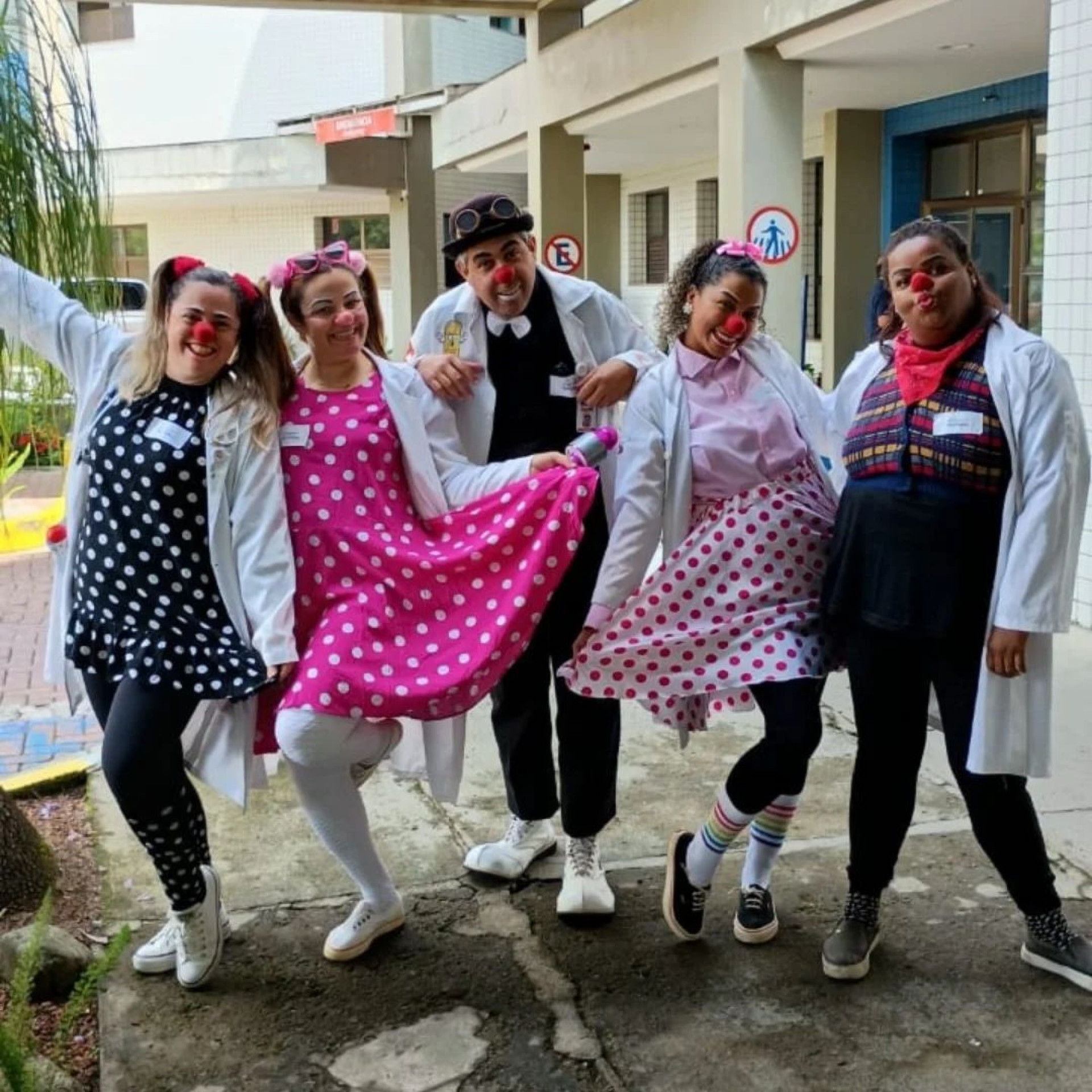 Dra Psico- Lógica, Dra Penélope, Dr Cebola, Dra Marshmallow e Dra Pança - Divulgação