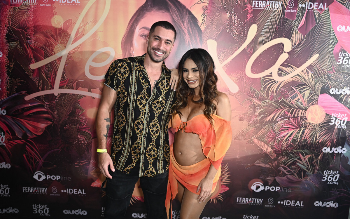 Ricardo Viana, noivo de Lexa, prestigia show da cantora em SP