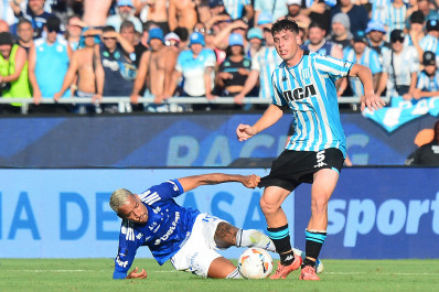 Cruzeiro sofre com avalanche do Racing no primeiro tempo e perde título da Sul-Americana