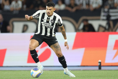 Botafogo reencontra Tiquinho Soares, atacante do Santos, pela primeira vez