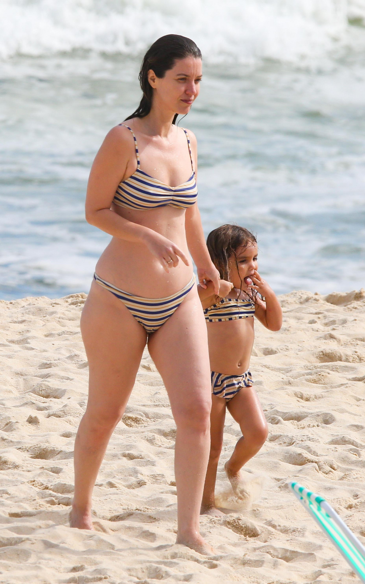 Nathalia Dill e a filha, Eva a Pria de São Conrado 