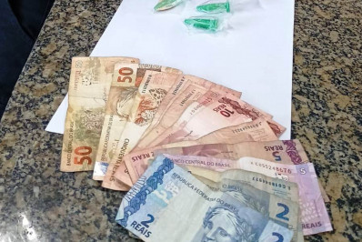 Polícia apreende drogas e dinheiro durante abordagem em Macaé