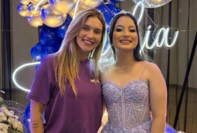 Virginia Fonseca rebate crítica de seguidor de roupa usada em festa de 15 anos