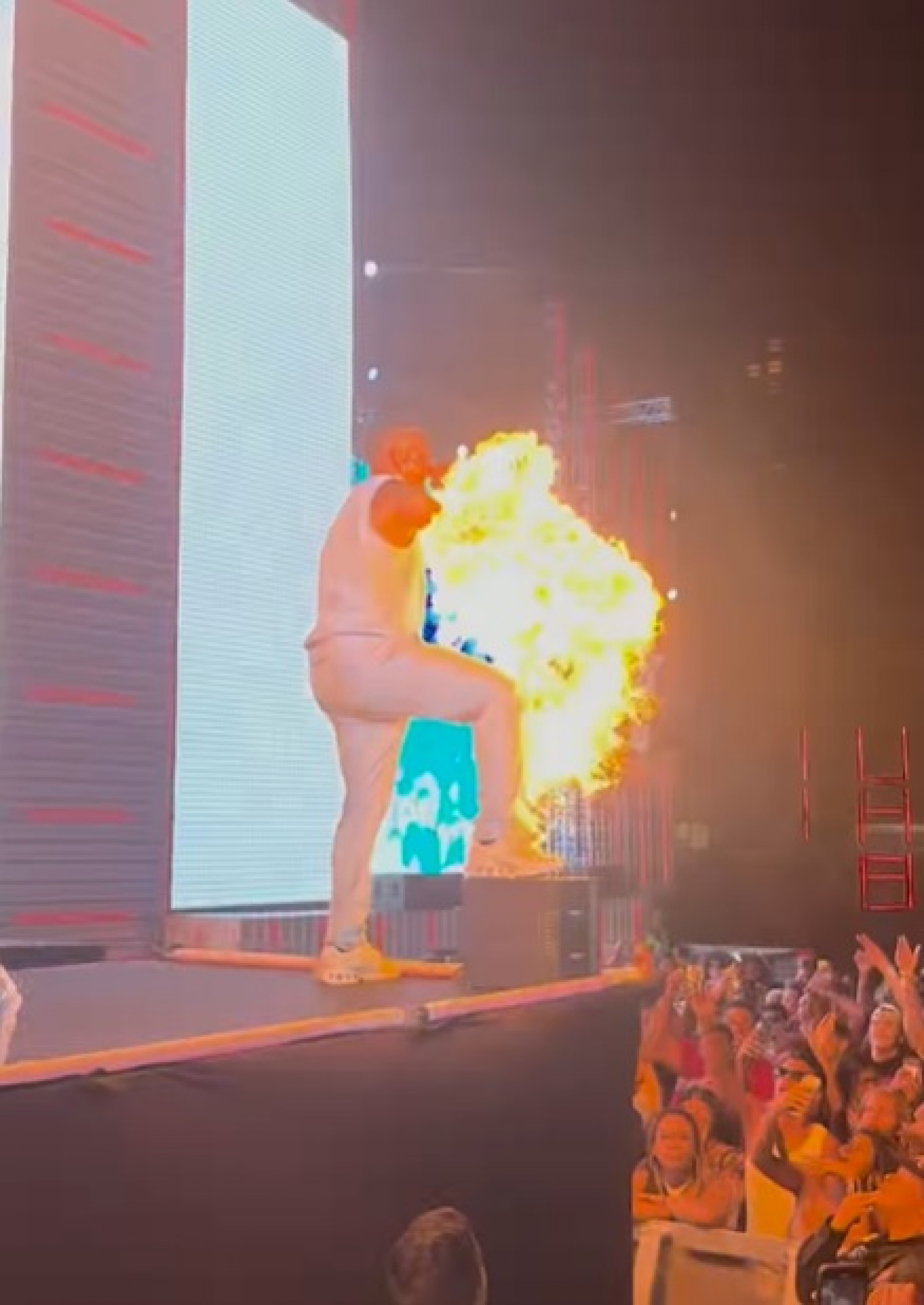 Major RD é atingido por fogo durante show - Reprodução do Instagram