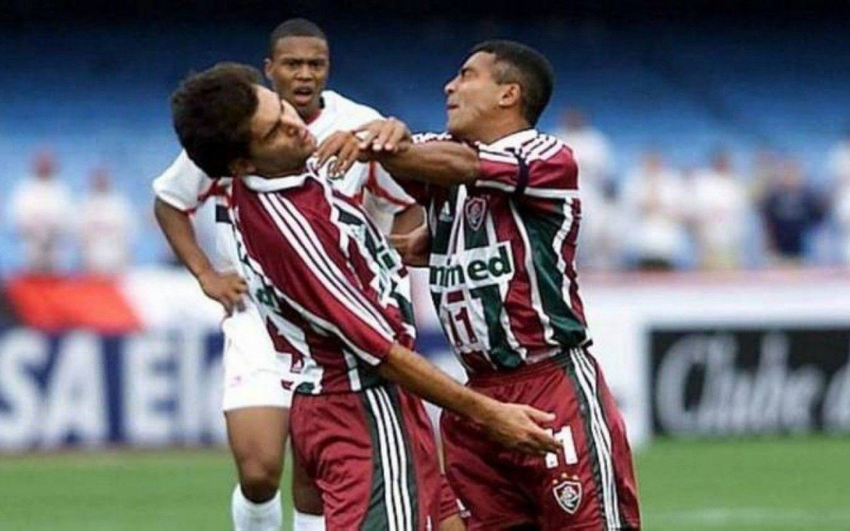 Romário agrediu o ex-zagueiro Andrei durante jogo do Fluminense, em 2003 - Reprodução