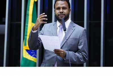 PSOL lança candidatura de pastor Henrique Vieira (RJ) à presidência da Câmara