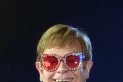 Elton John revela perda de visão após infecção: 'Não consigo ver nada'