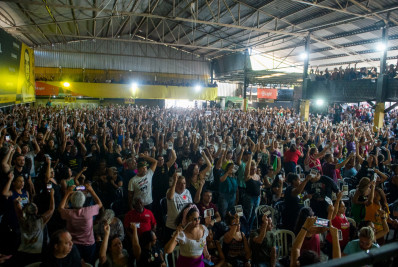 Assembleia de profissionais da educação do Rio decide início de greve na rede municipal 