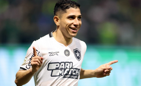 Empresário revela Savarino, do Botafogo, na mira de clube europeu