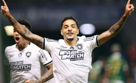 Clube do Catar que fez proposta por Artur Jorge também tenta contratar volante do Botafogo