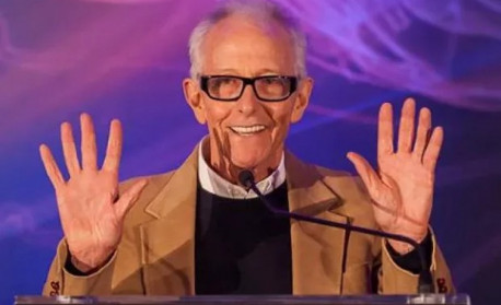 Morre Jim Abrahams, roteirista de 'Aperte os Cintos, o Piloto Sumiu' e 'Loucademia de Polícia'