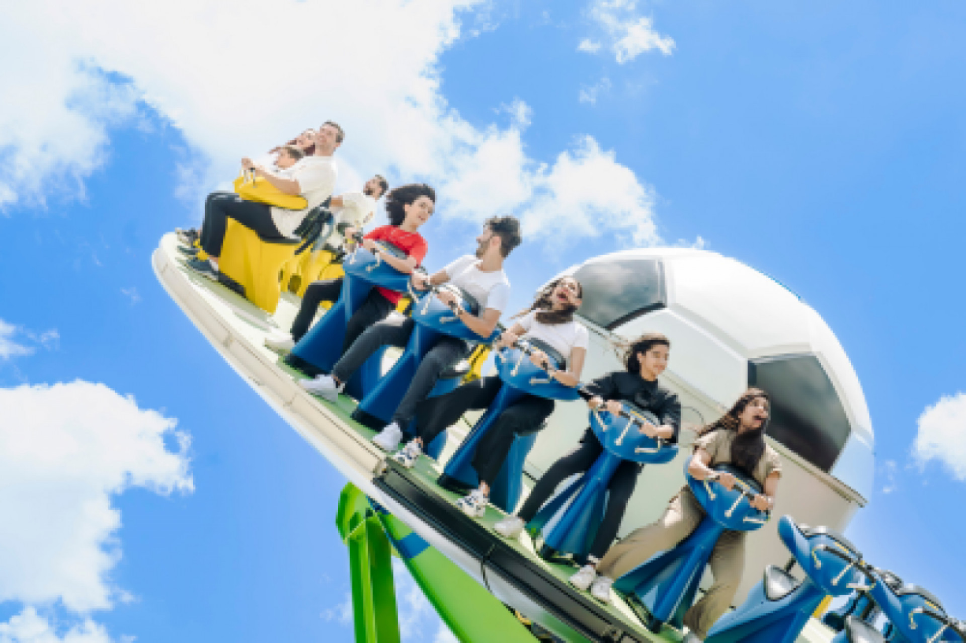 O parque de diversões temático do Real Madrid tem 18 atrações divididas em três áreas