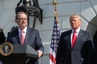 Trump anuncia veteranos de primeiro mandato para cargos-chave em comércio e economia