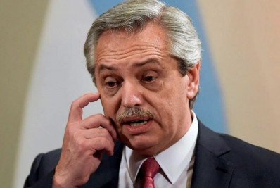 Ex-presidente argentino depõe por suposta administração fraudulenta