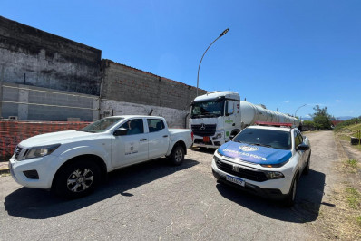 Caminhões que carregavam 120 mil litros de álcool hidratado com documentação fiscal irregular são apreendidos