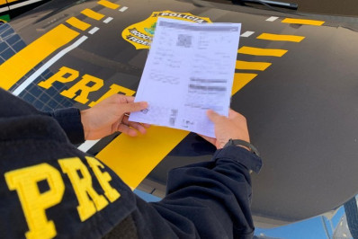 Motorista é detido por uso de documento falso em Petrópolis