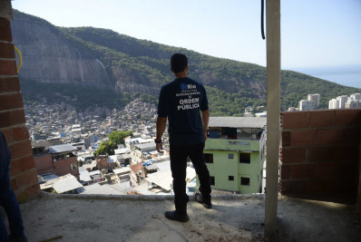 Ação da Seop remove 14 construções irregulares na Rocinha