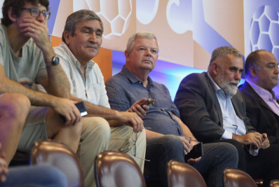 Prefeito comparece à estreia do Brasil no Sul-Centro Americano de Handebol Feminino