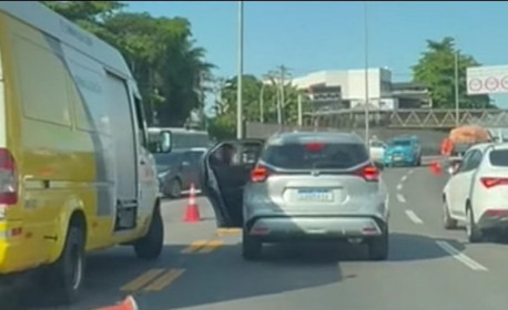 Tiroteio e perseguição em tentativa de roubo na Linha Amarela termina com duas pessoas baleadas