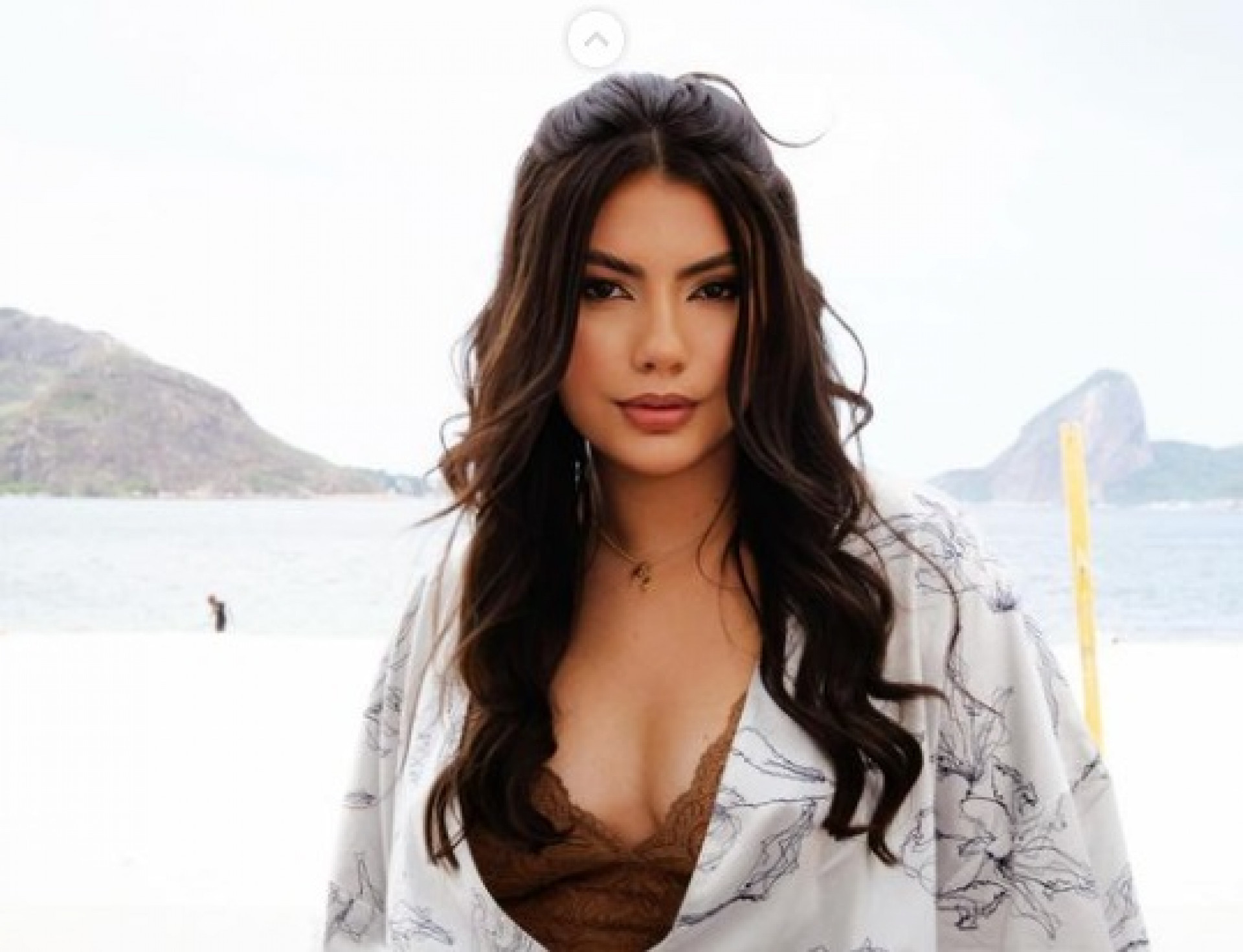 Fernanda Bande foi criticada por escolha da decoração de sua árvore de Natal - Reprodução/Instagram 