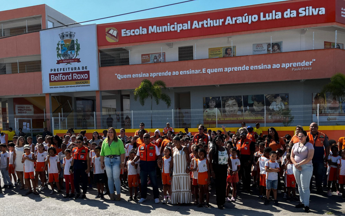 O Simulado de Abandono Escolar contou com a participação de alunos, professores e agentes da Defesa Civil