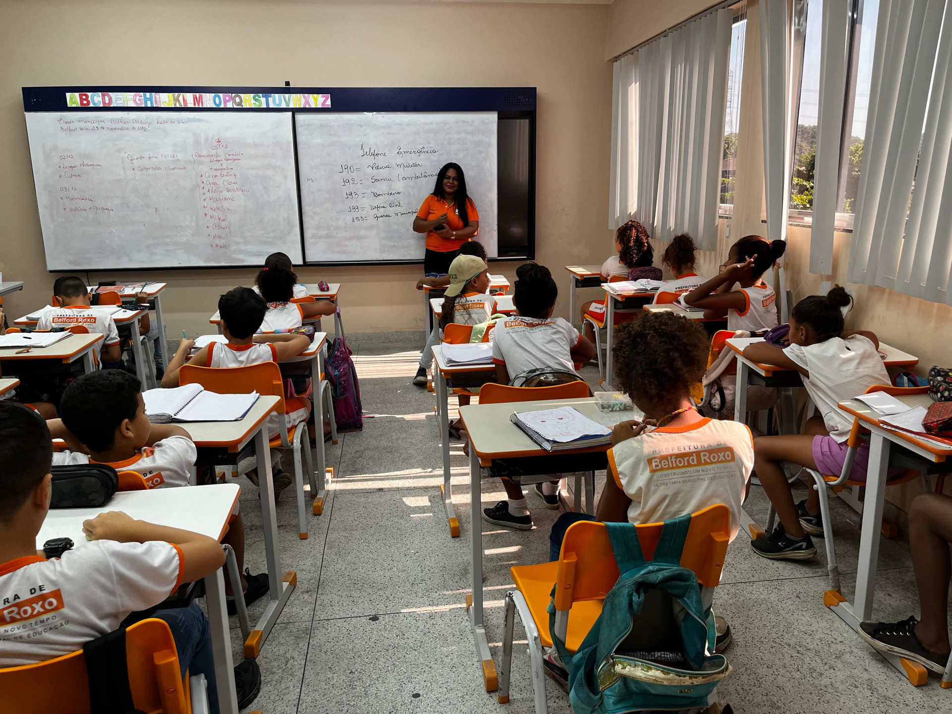 Na sala de aula, as crianças aprenderam como chamar a Polícia Militar, Samu, Bombeiro, Defesa Civil e Guarda Municipal  - Divulgação / PMBR