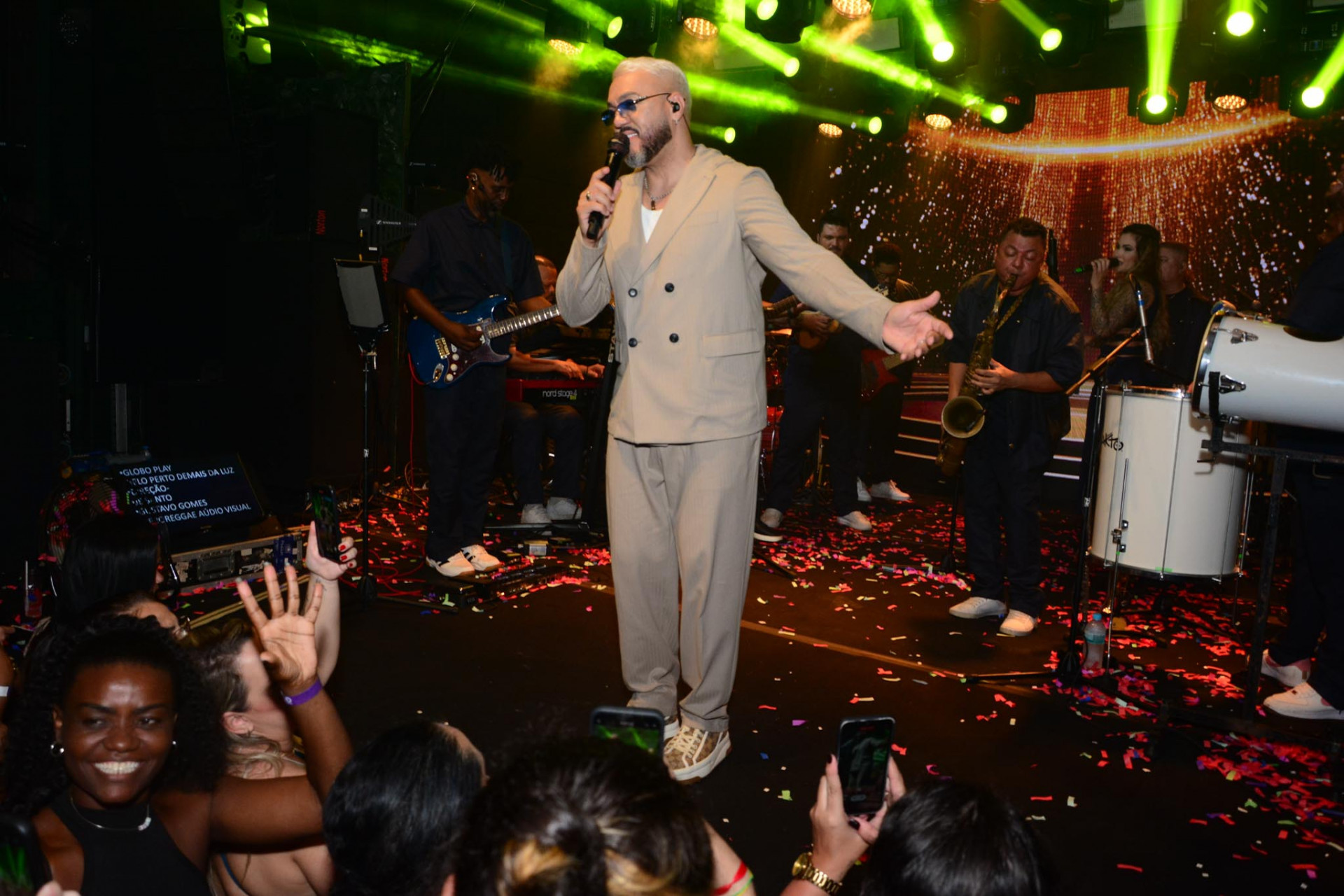 Belo faz show em lançamento de seu documentário - Webert Belicio / Agnews