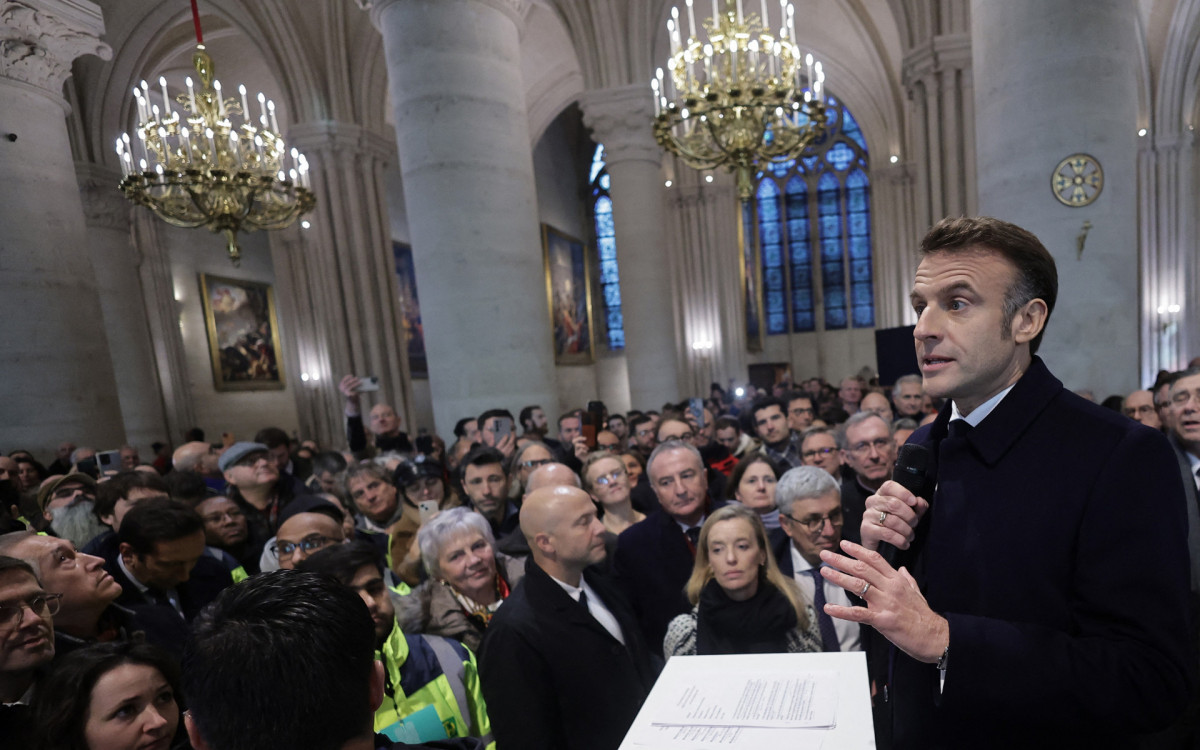 Macron prometeu reabrir o local em cinco anos - Reprodução / Christophe Petit Tesson / POOL / AFP