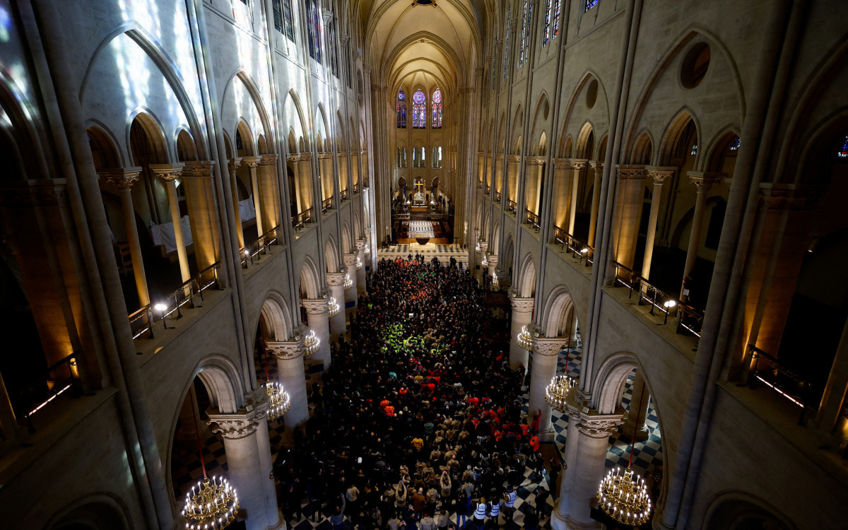 As cerimônias religiosas e laicas de reabertura estão previstas para 7 e 8 de dezembro - Reprodução / Sarah Meyssonnier / POOL / AFP