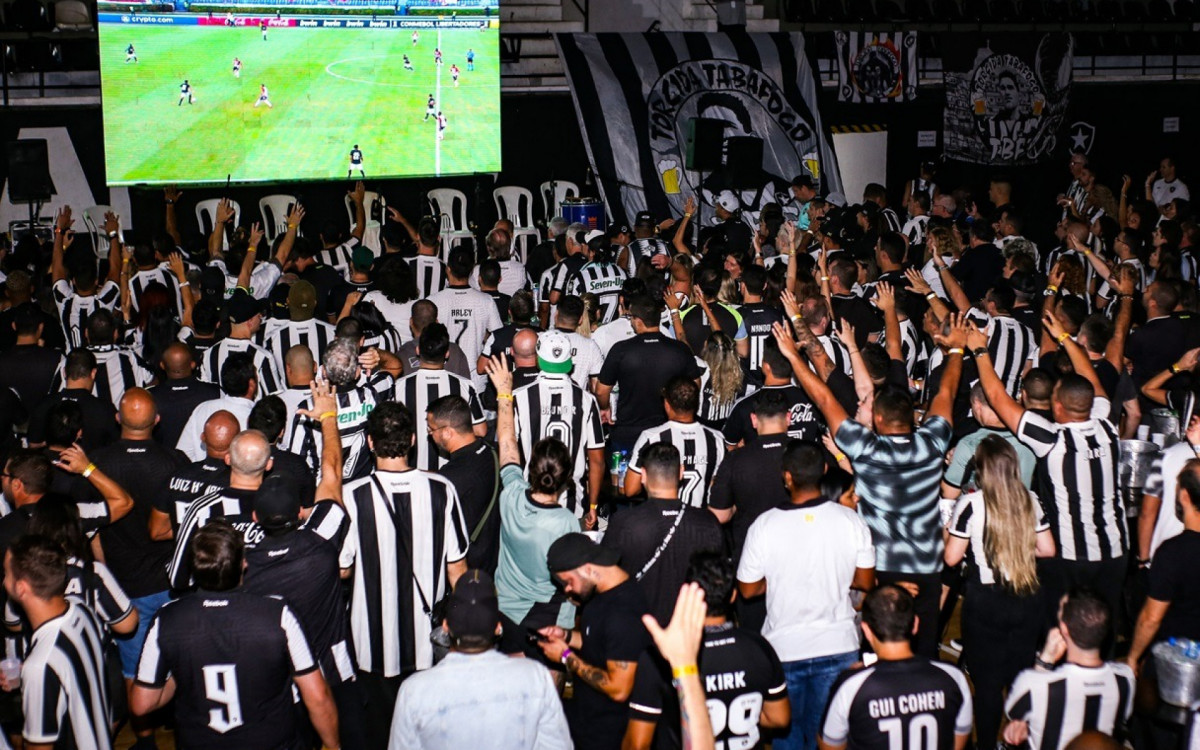 Botafogo promoverá festas em General Severiano e no Nilton Santos, mas entradas já estão esgotadas