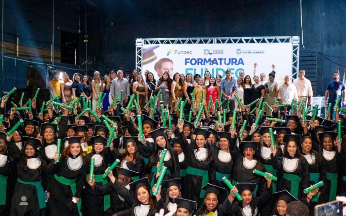 Prefeitura de Caxias realiza formatura do curso técnico de enfermagem 