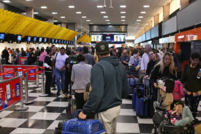 Abril é o mês com maior volume de passageiros afetados por cancelamentos de voos, revela levantamento