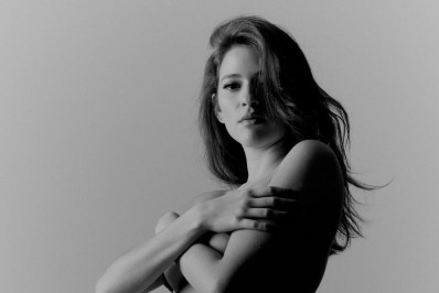 Ana Clara faz topless em ensaio fotográfico e encanta seguidores