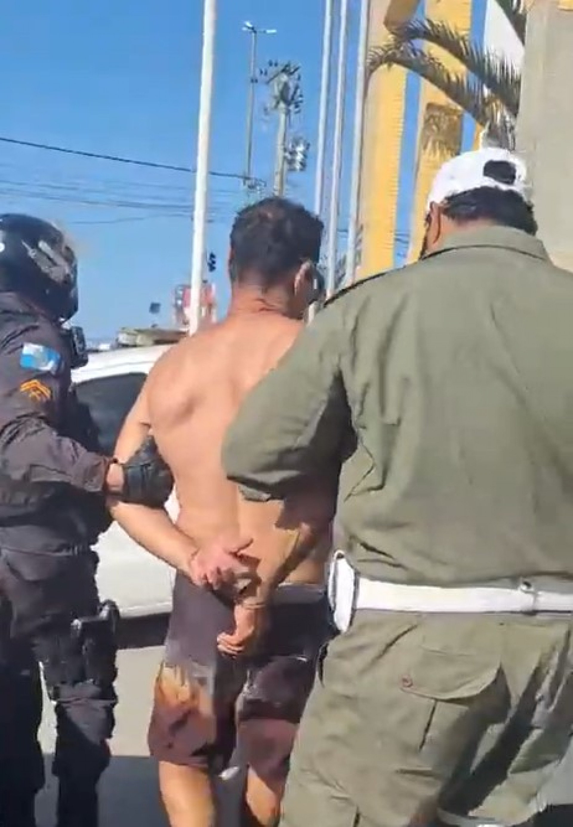 Operação em Macaé promoveu segurança e regularização de veículos em ação conjunta