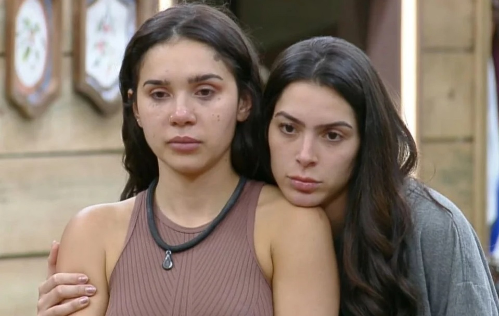 Gizelly Bicalho e Luana Targino  - Reprodução/PlayPlus