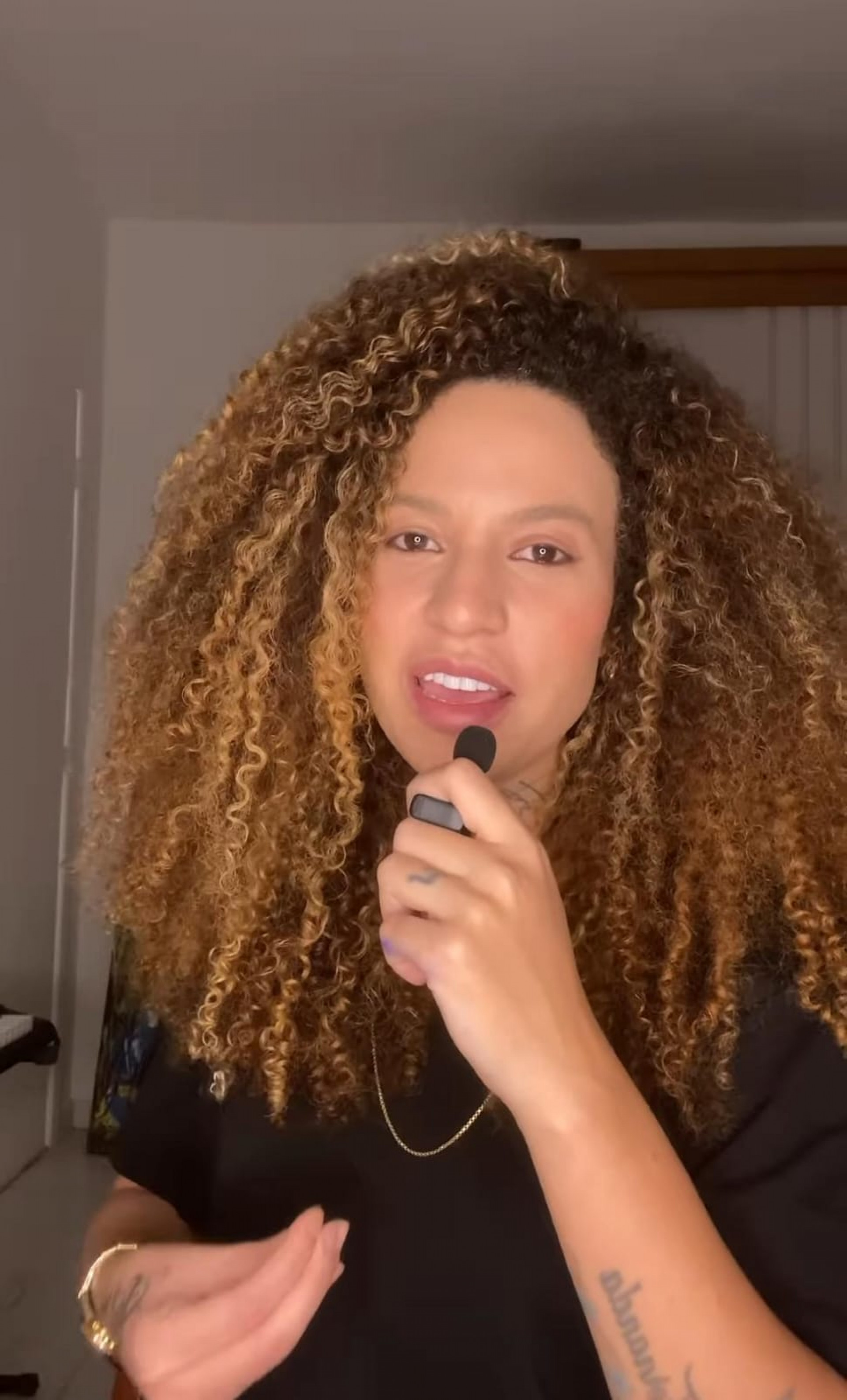 Ananda se pronuncia depois de prestar queixa contra Ana Paula Minerato - Reprodução de vídeo / Instagram