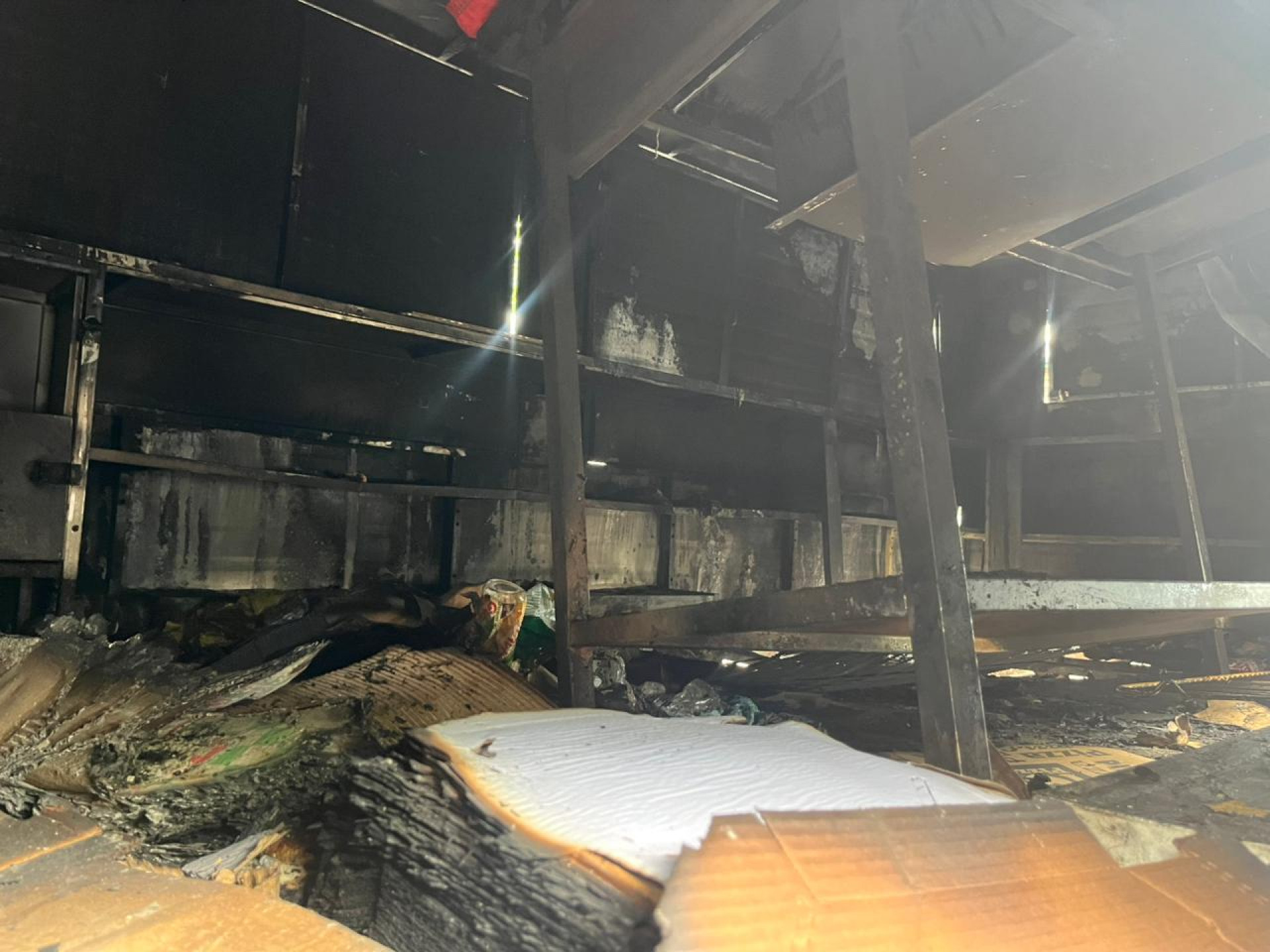 Incêndio criminoso destrói trailer de lanches em Coelho Neto, na Zona Norte - Reprodução / Arquivo Pessoal