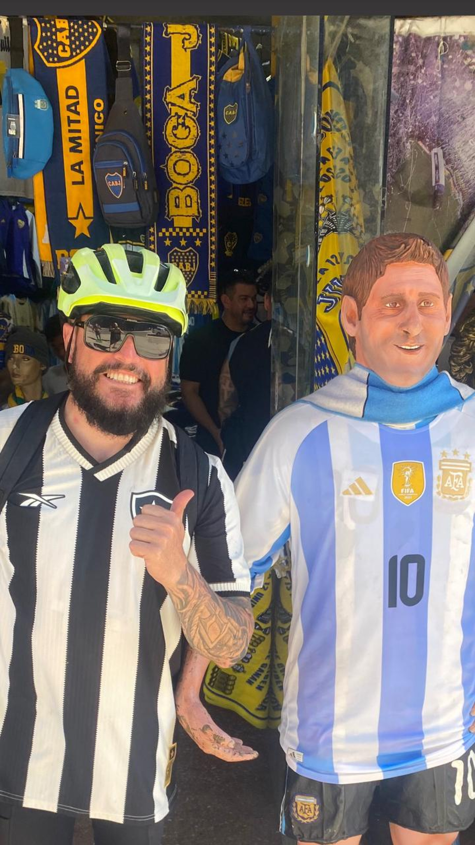 Jos&eacute; Marcelo viajou de bicicleta por 15 dias at&eacute; chegar &agrave; argentina para ver o Botafogo na final da Libertadores - Arquivo Pessoal