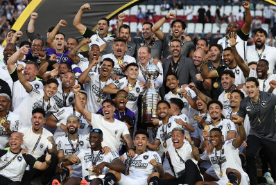 Jornais internacionais repercutem título do Botafogo na Libertadores: 'Um milagre'