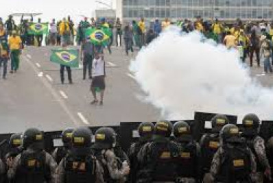 Ex-Reitores da UFF e outras universidades fazem manifesto pela democracia