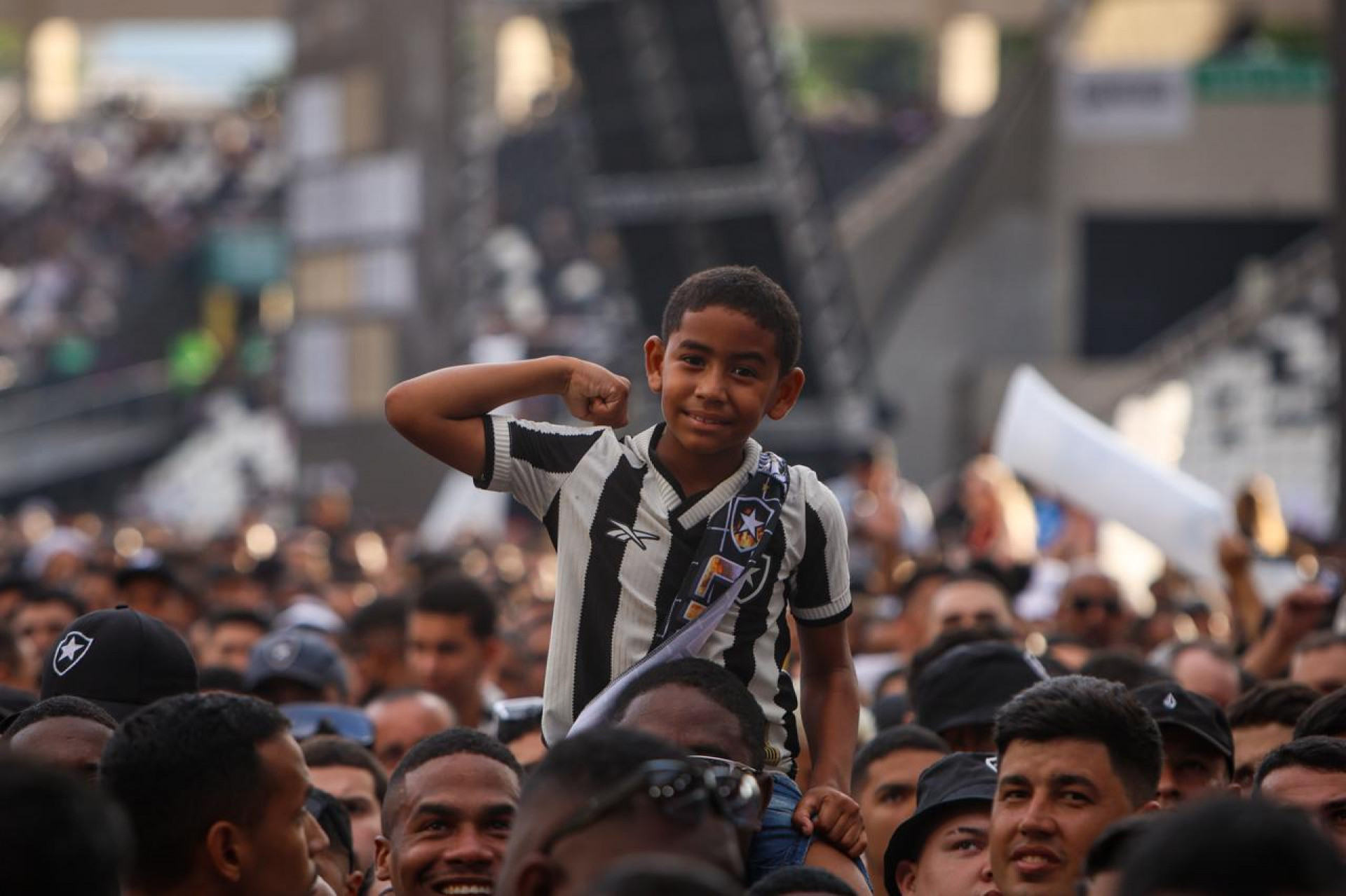 Torcida do Botafogo fez a festa com a final da Libertadores na Fan Fest no Nilton Santos - Renan Areias/ Agência O Dia