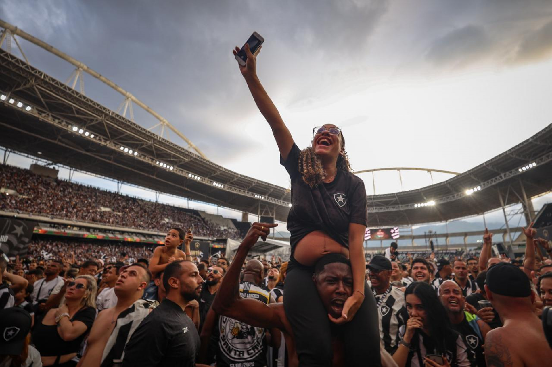 Torcida do Botafogo fez a festa com o título da Libertadores  - Renan Areias/ Agência O Dia