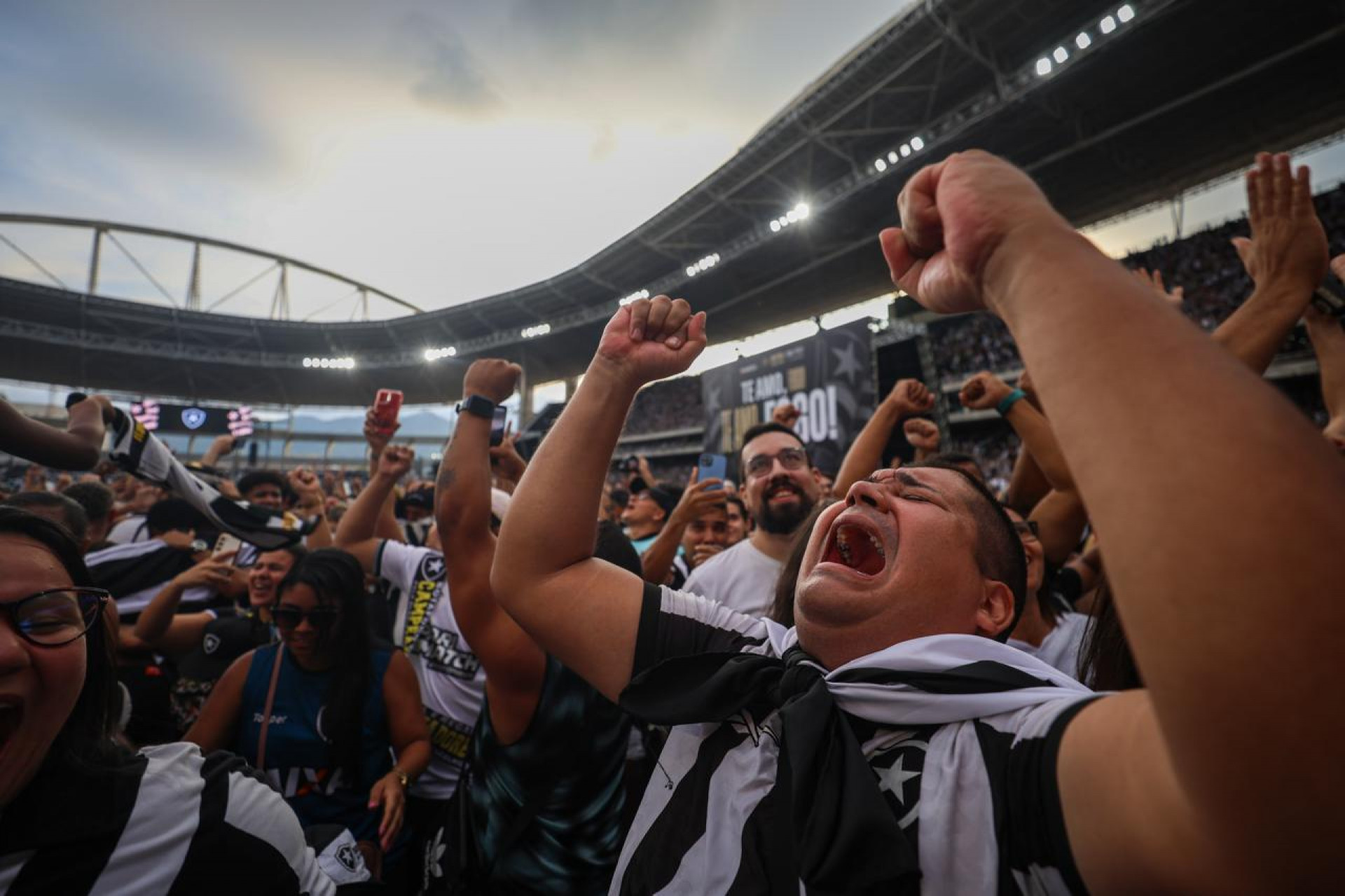 Torcida do Botafogo fez a festa com o título da Libertadores  - Renan Areias/ Agência O Dia