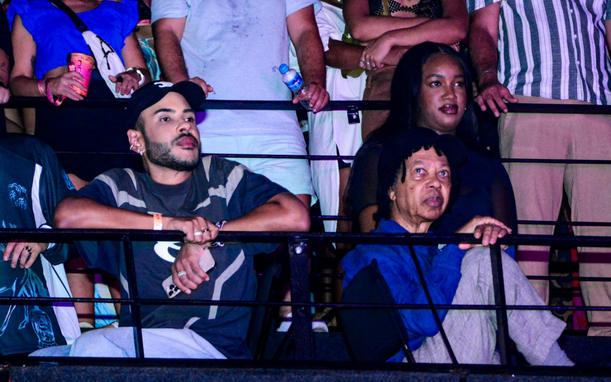 Hugo Gloss, Djavan, Iza e mais celebridades vão ao show de Liniker no Rio