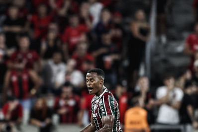 Arias explica pedido de desculpas em comemoração: 'Sabia o quanto seria difícil esse jogo'