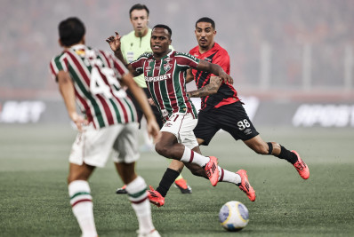 Arias perde pênalti, faz gol, Fluminense empata com Athletico-PR e fica fora do Z-4