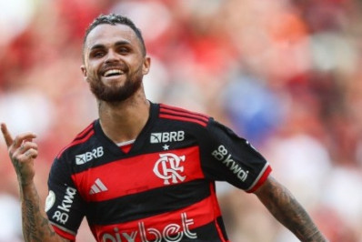 Em jogo de tempos distintos, Flamengo vence e encerra sonho do Inter no Brasileiro