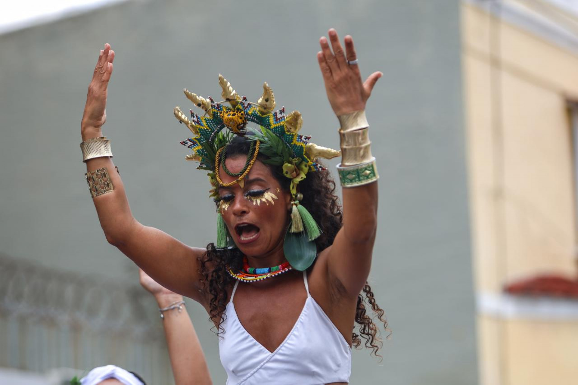 Cortejo em celebração pela reabertura da Casa do Jongo da Serrinha - Renan Areias/Agência O Dia