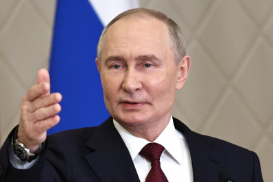 Putin aprova recorde de gastos militares para 2025
