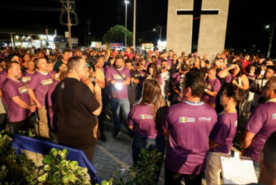 Marcha para Jesus reúne centenas de fiéis em noite de fé e adoração